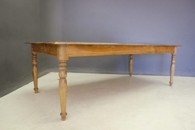 Cape Dining Table